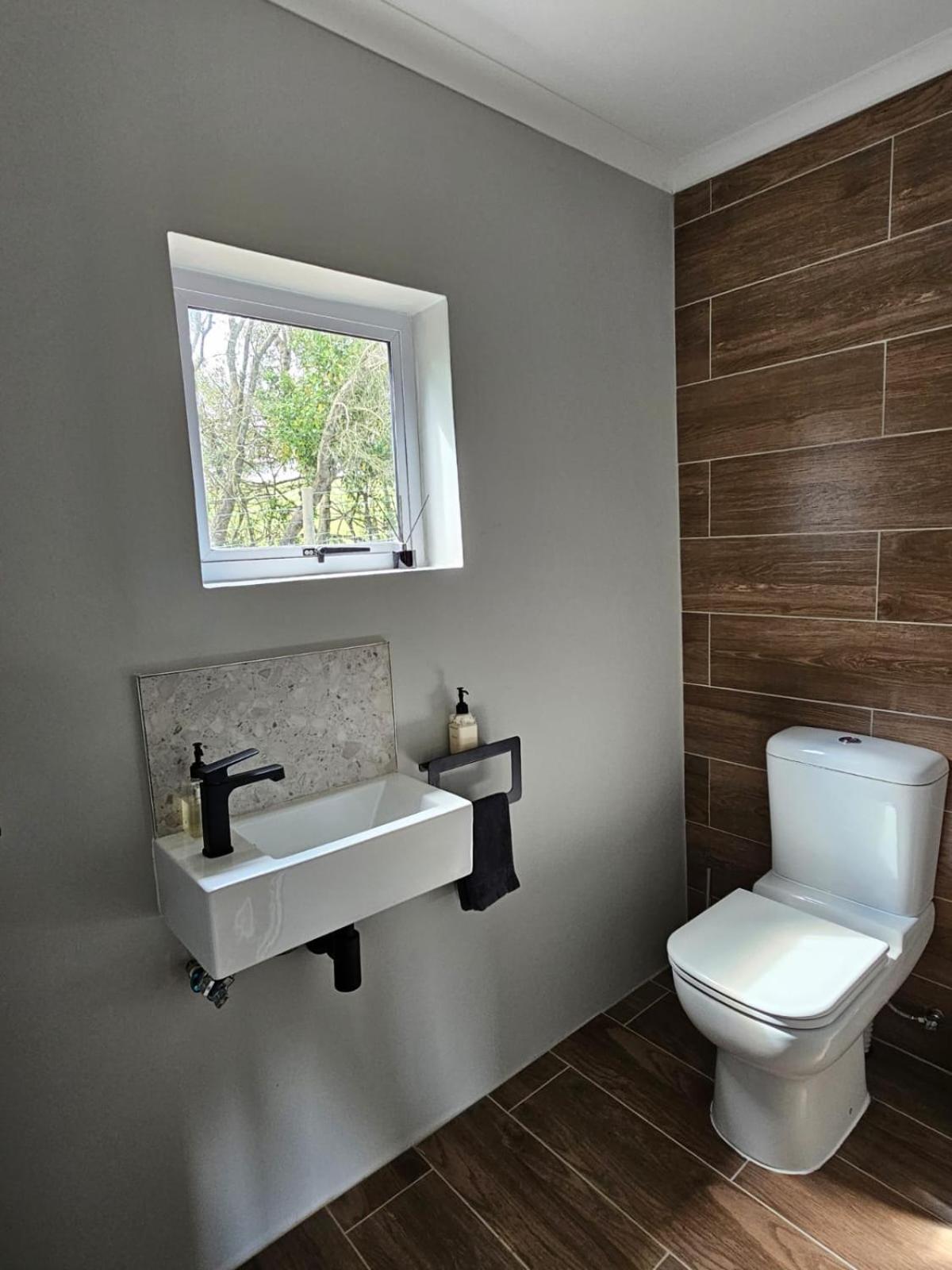 Die Heerenhuys Guest Suites Stellenbosch Ngoại thất bức ảnh